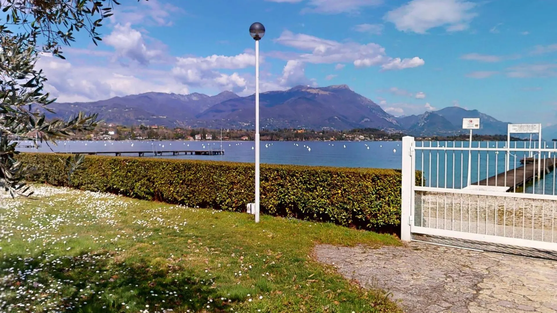Apartment Appartamento Maria Elena By Bookinggardalake Manerba del Garda Italy
